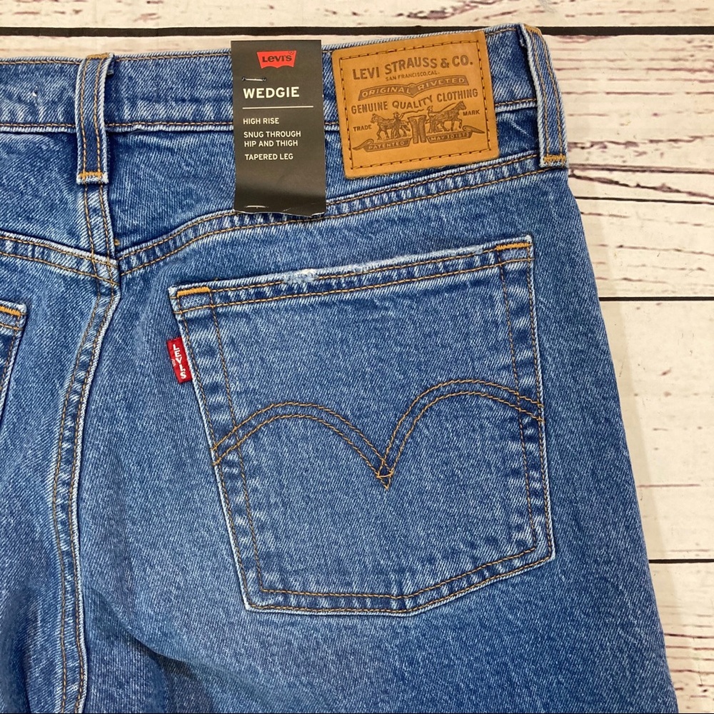 Levi’s wedgie cheeky high waist tapered jeans NWT - Picture 8 of 9